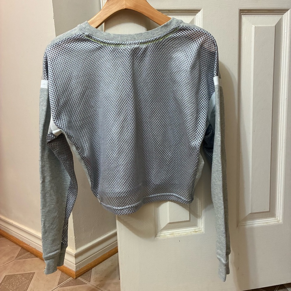 Nike sweatshirt top - Picture 2 of 7